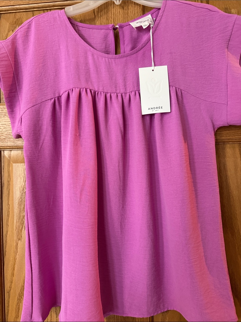 ANDREE Women’s Pink Short-Sleeve Peasant Top medium. Super cute NEW